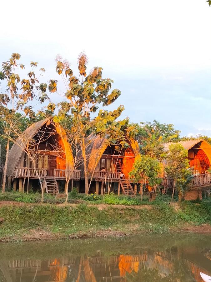 Rice Straw Green Lodge- Resort Quan Tom Exterior photo